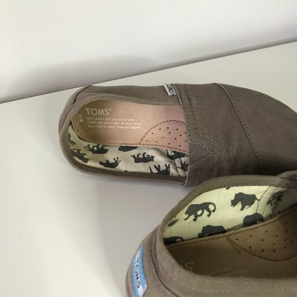 Toms Slip On Grey Flats - Picture 4 of 6